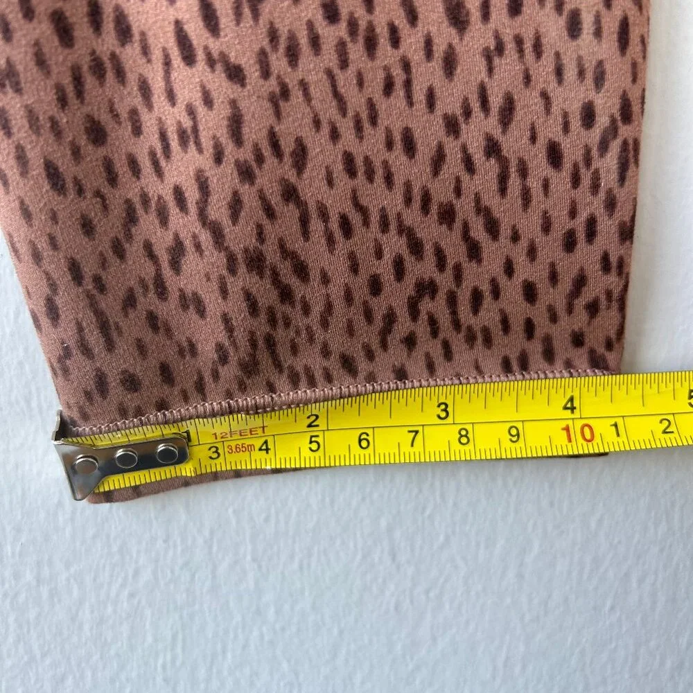 Athleta Salutation Animal Print Leggings w/ Stash Pockets Womens Size M - Picture 12 of 12